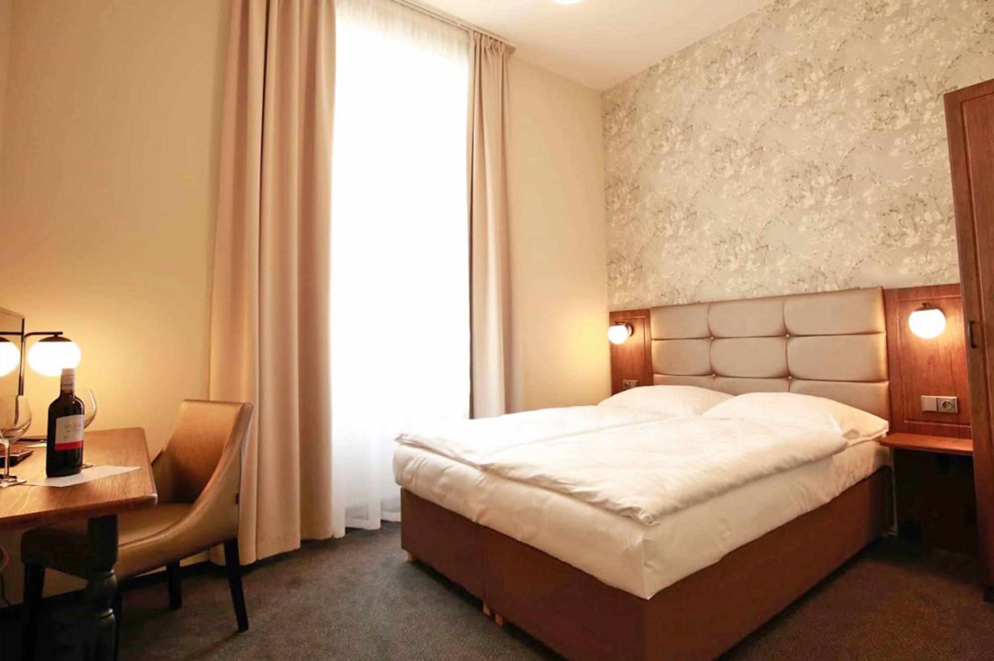 Ea Hotel Victoria Praha Bagian luar foto
